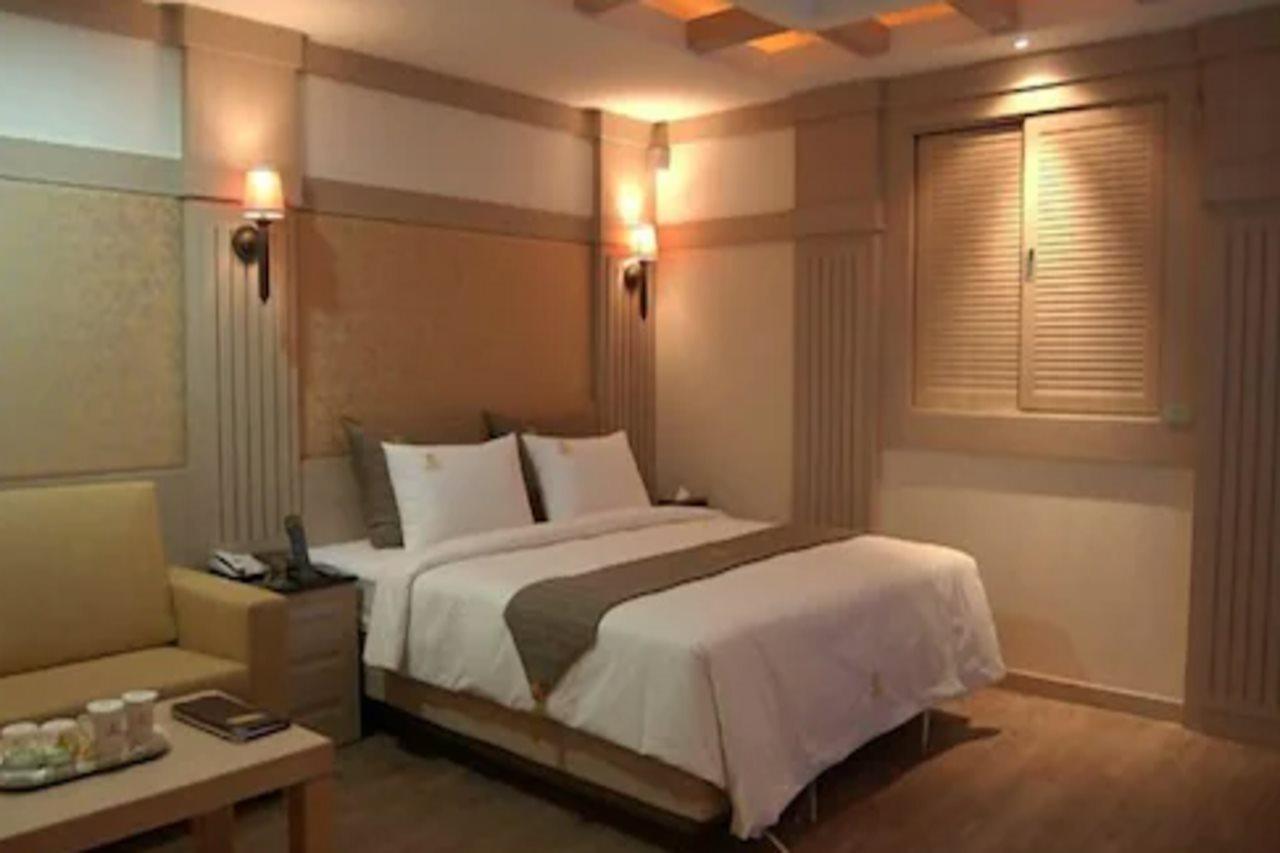 Hotel Valentine Gwangmyeong Екстериор снимка