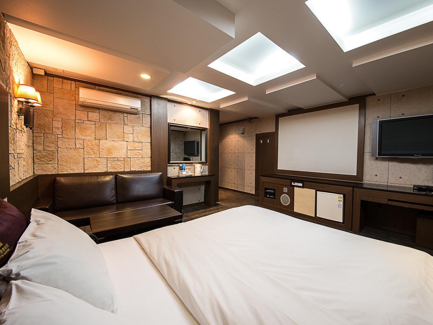 Hotel Valentine Gwangmyeong Екстериор снимка
