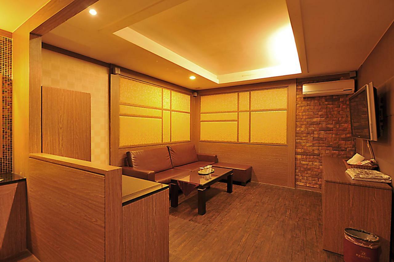 Hotel Valentine Gwangmyeong Екстериор снимка